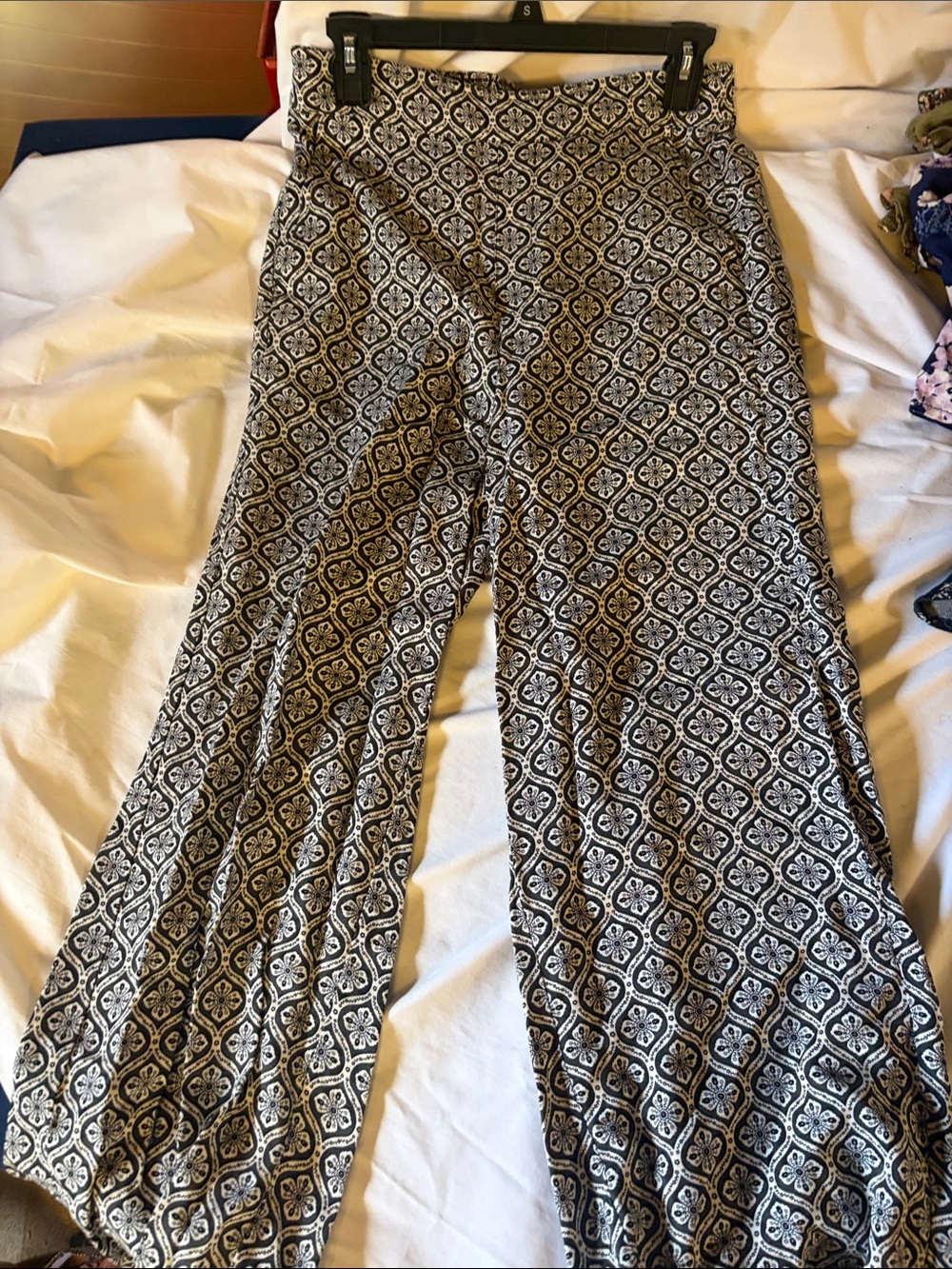High-Rise Wide-Leg Printed Pants - Black & White